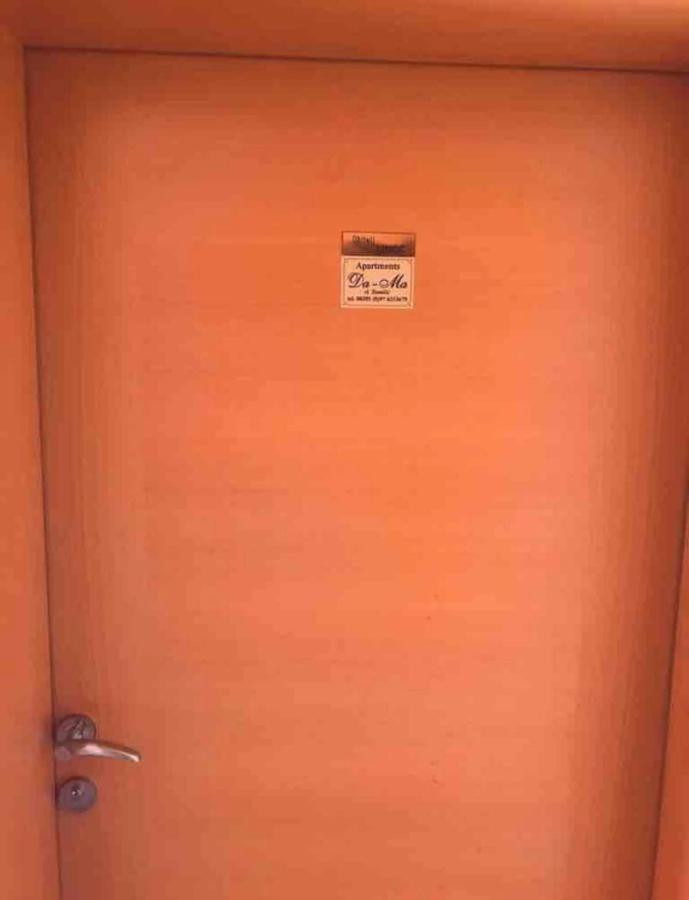 Dama Blizina Amfiteatra I Bus Kolodvora ,besplatan Privatni Parking,self-check- In Apartmán Pula