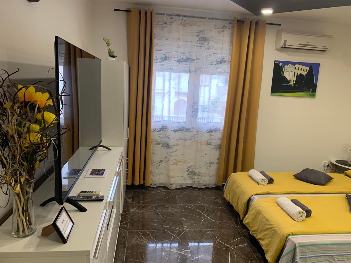 Dama Blizina Amfiteatra I Bus Kolodvora ,besplatan Privatni Parking,self-check- In