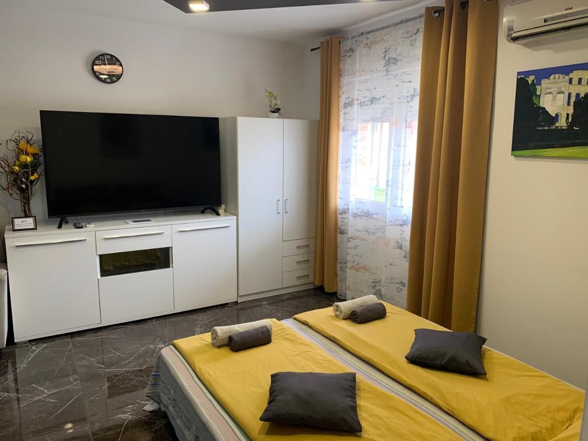 Dama Blizina Amfiteatra I Bus Kolodvora ,besplatan Privatni Parking,self-check- In Apartmán *