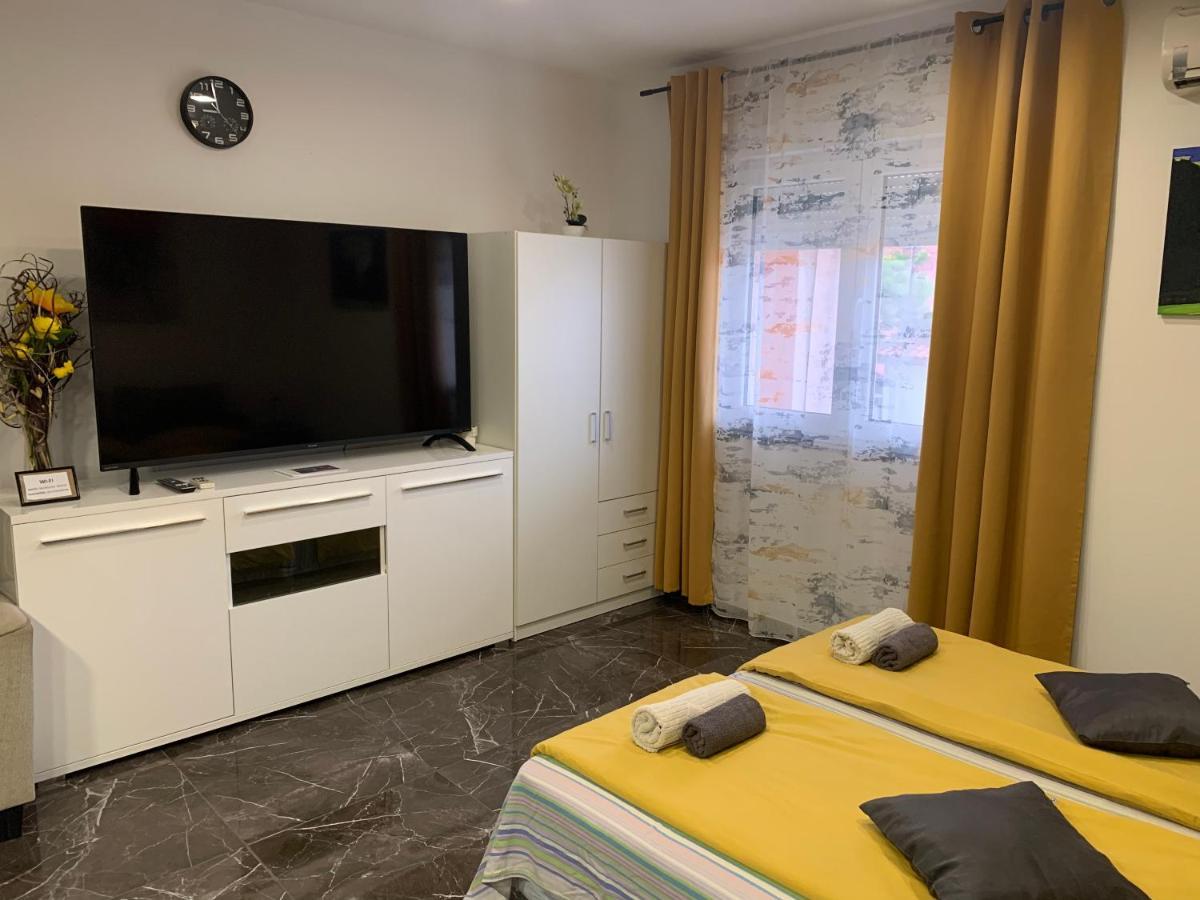 Apartmán Dama Blizina Amfiteatra I Bus Kolodvora ,besplatan Privatni Parking,self-check- In Pula